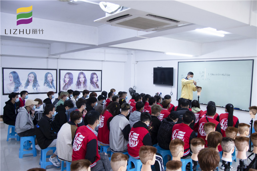 平頭修剪方法，廣西男發(fā)剪裁培訓(xùn)內(nèi)容