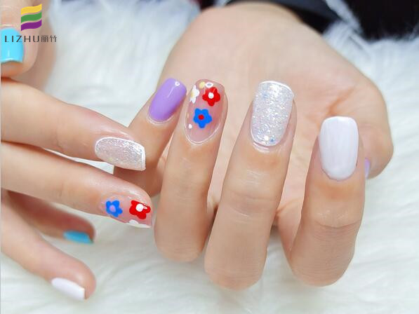 春日美甲，藍(lán)天白云，花兒朵朵開