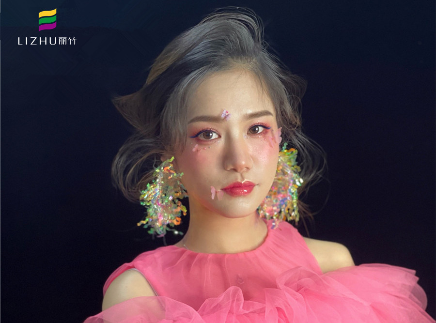 新娘桃花妝造型，告訴你學(xué)新娘妝到哪里學(xué)