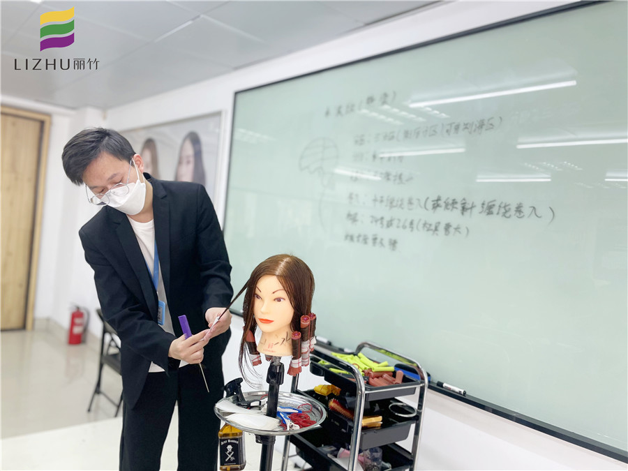 水波紋燙發(fā)實操，南寧美發(fā)職業(yè)培訓(xùn)