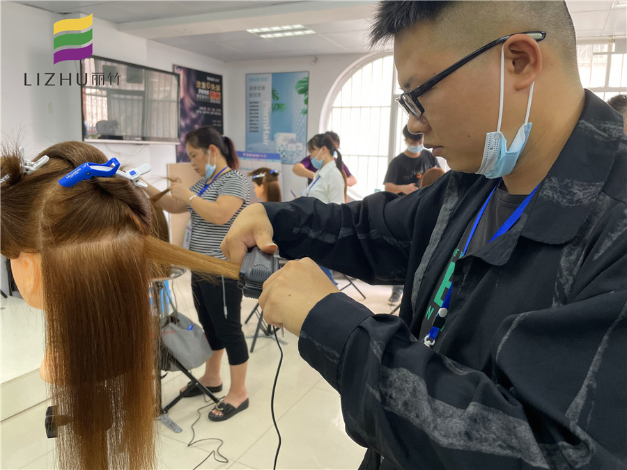 拉直發(fā)的教程知識點概括，廣西學(xué)燙染一對一教學(xué)