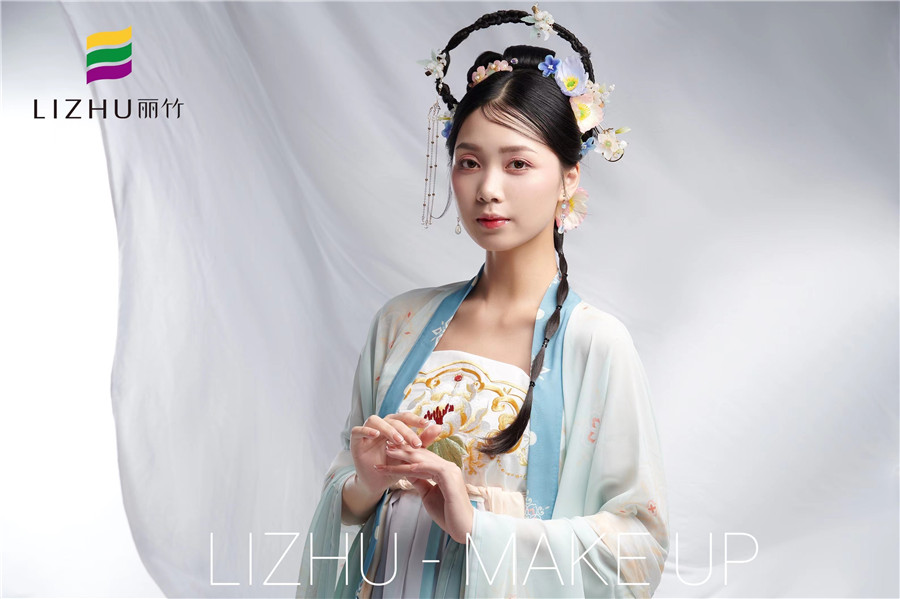 漢服彩妝造型，南寧排名前三化妝學(xué)校作品