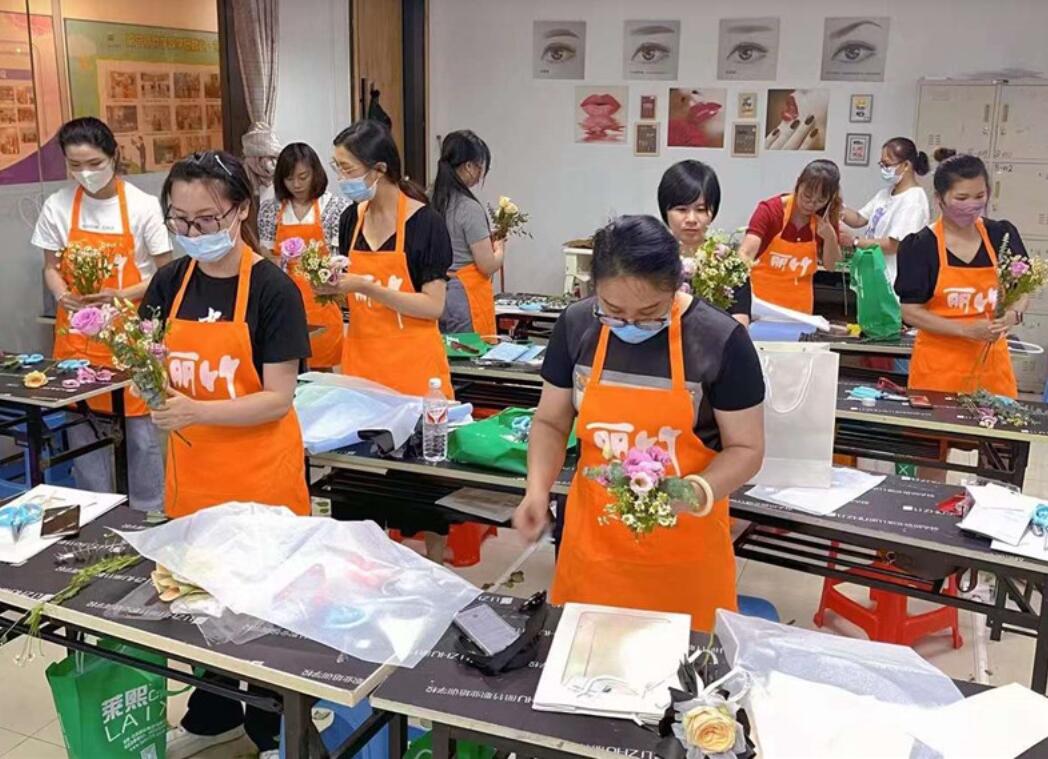南寧花藝學(xué)校開班，浪漫席卷而來