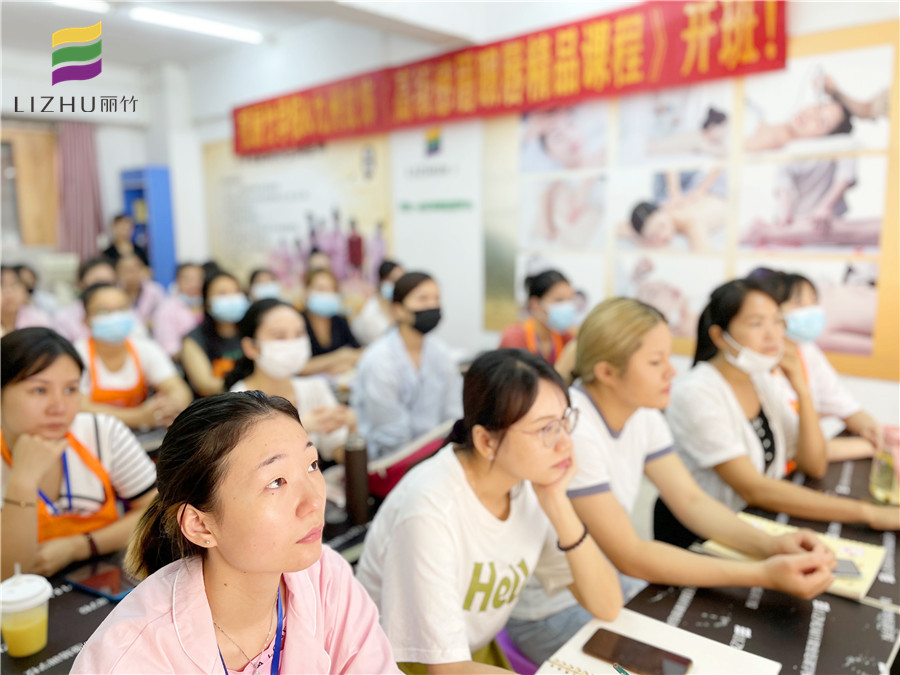 南寧紋繡培訓(xùn)學(xué)?！陡?級(jí)感眉眼唇精品課程》開班