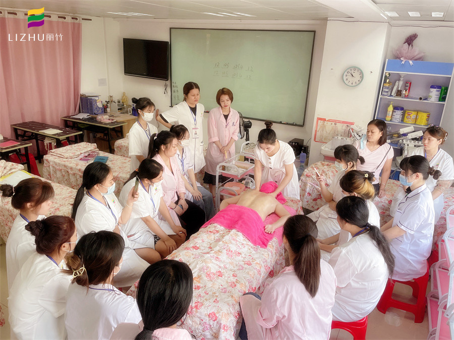 精油開背和拔火罐的好處，身體養(yǎng)生培訓課程