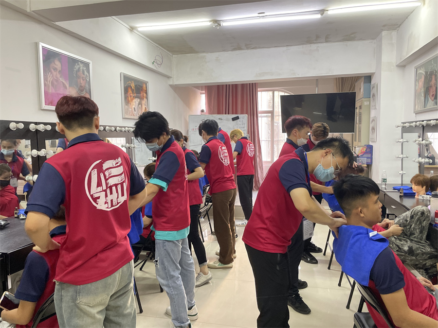 美發(fā)按摩實訓(xùn)，南寧美發(fā)專業(yè)學(xué)校洗護課程