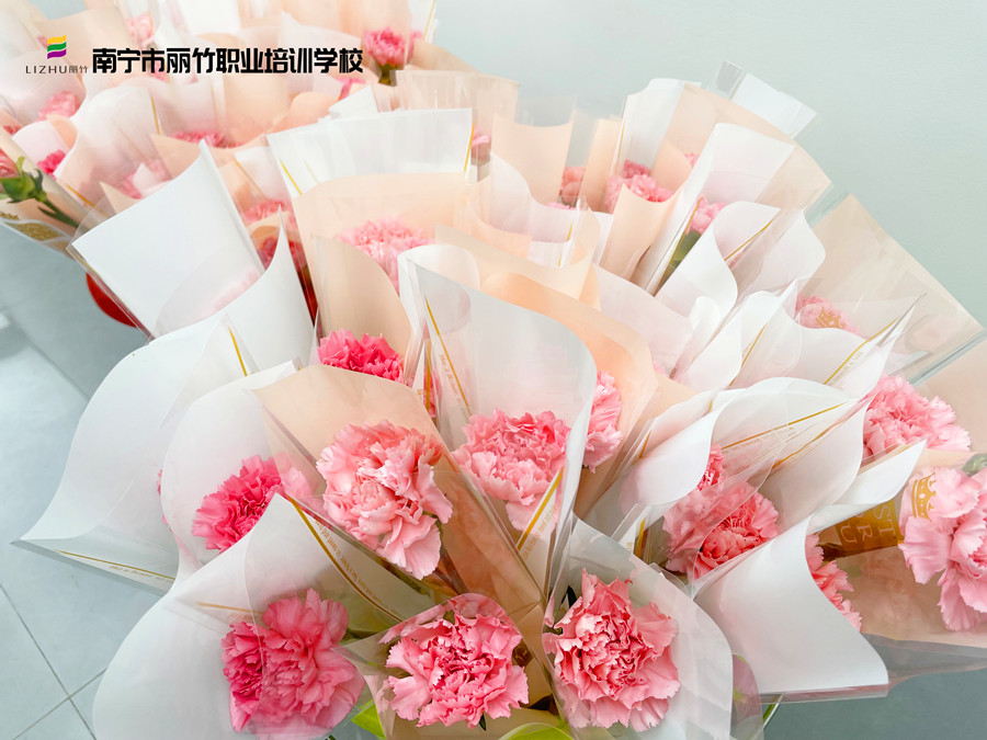 麗竹學(xué)校3·8女神節(jié)，定制專屬你的美麗
