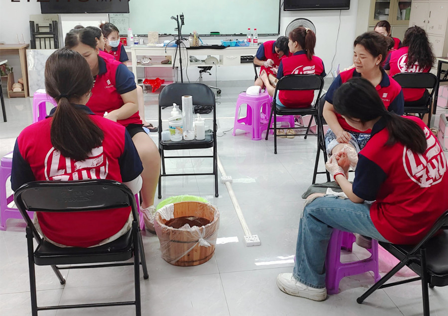 足部護(hù)理如何操作？南寧美甲學(xué)校排名課程