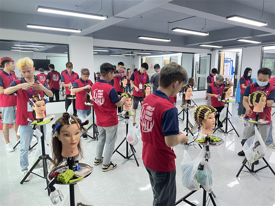 學美發(fā)？南寧美發(fā)學校排名推薦你到麗竹學校