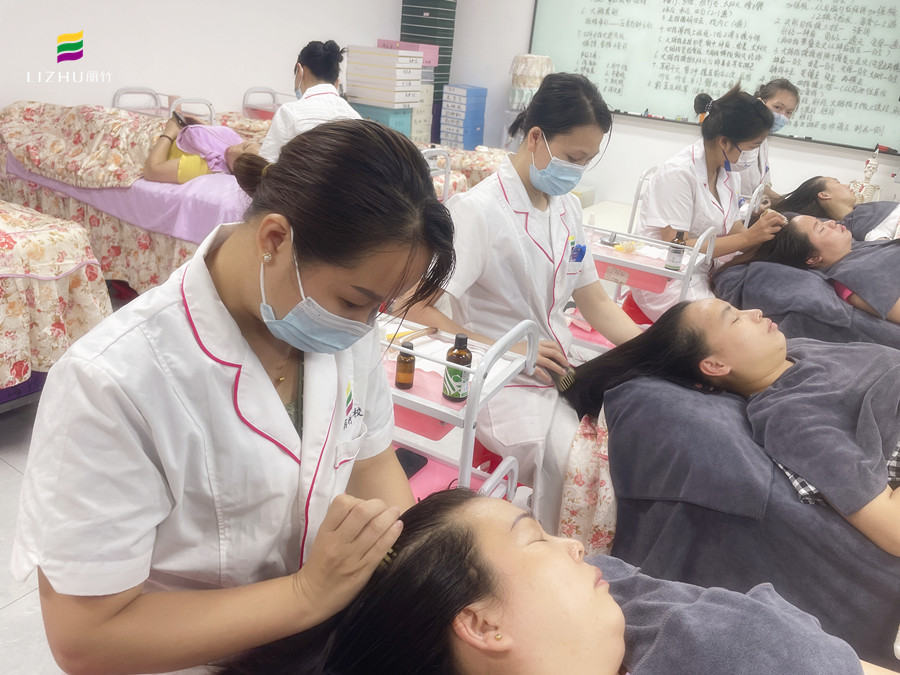 適合梳頭的時(shí)間？南寧頭療養(yǎng)生學(xué)習(xí)