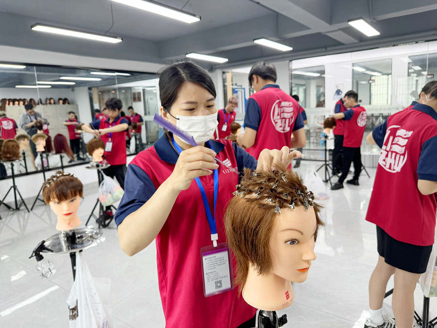 什么叫鋼夾燙？南寧學(xué)燙發(fā)哪家比較好？