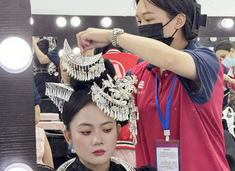 民族風(fēng)旅拍寫真，廣西彩妝訓(xùn)練作品