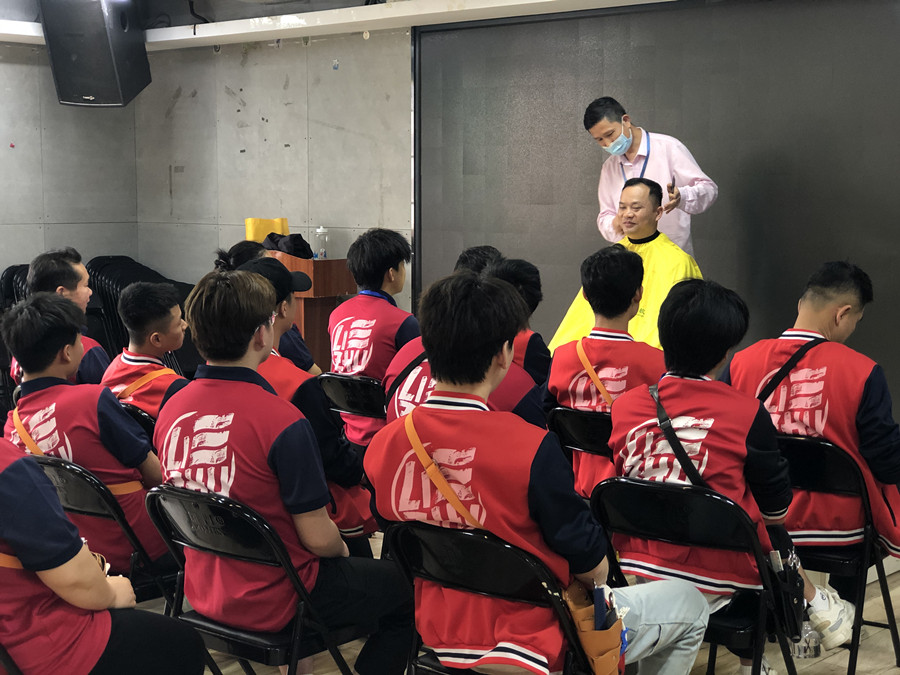 南寧學快剪：理發(fā)培訓都要學哪些內(nèi)容？