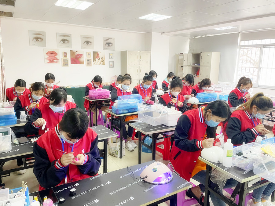2025女生學(xué)什么專(zhuān)業(yè)就業(yè)前景好蕞容易就業(yè)？