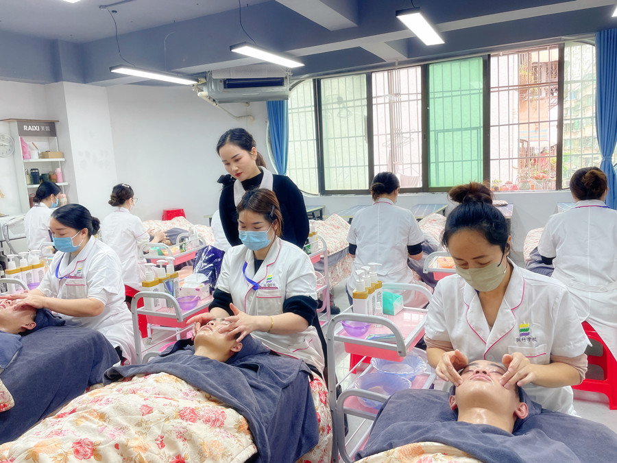 面部按摩手部操作技巧，廣西美容一對一教學