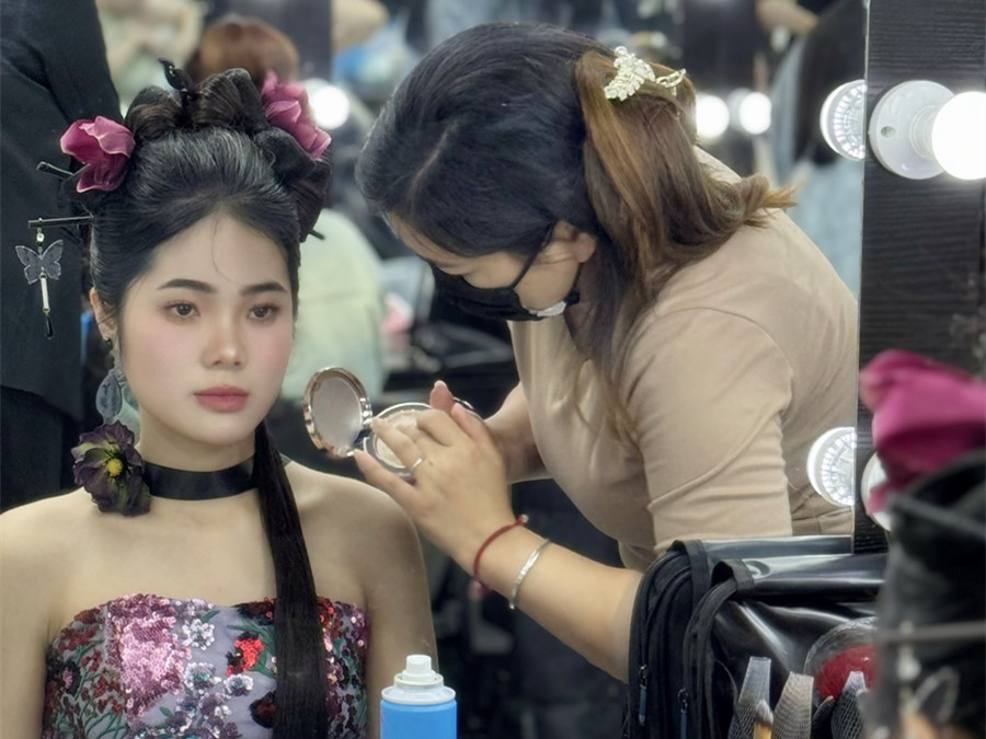 新中式妝容造型，從零學(xué)彩妝造型