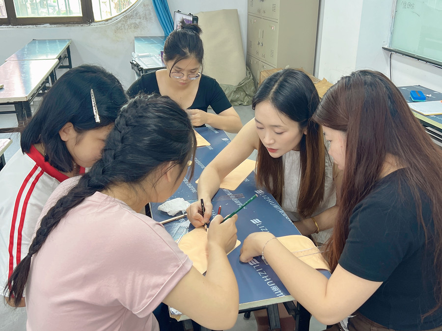 仿皮紋眉設(shè)計(jì)練習(xí) ，告訴你廣西紋繡學(xué)習(xí)哪里專業(yè)