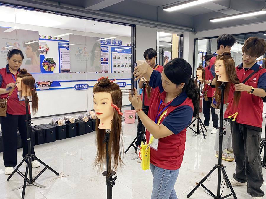 想在廣西學女士剪發(fā)，廣西美發(fā)怎么招生
