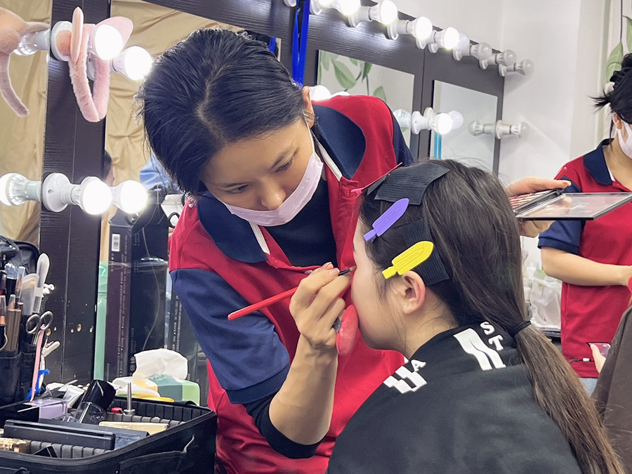 廣西彩妝實操，記錄同學們的每次努力