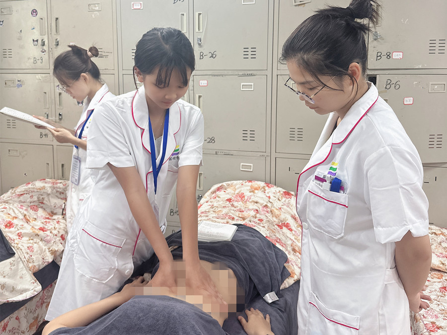 新手揉按腹部如何發(fā)力？廣西美容美體教程