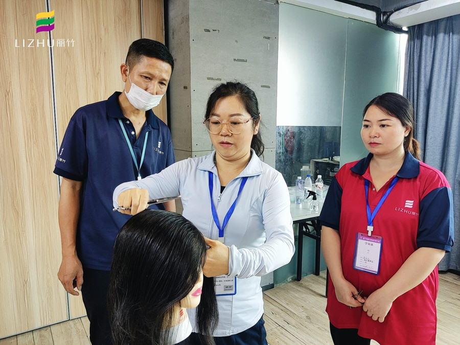 現(xiàn)報(bào)現(xiàn)學(xué)，南寧美發(fā)學(xué)校誠(chéng)信口碑受稱贊
